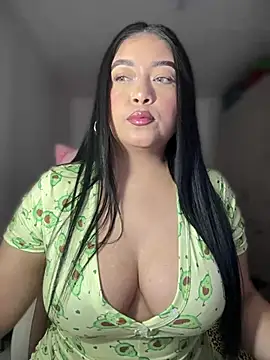 Snapshot of cami_ortiz__ chatting on 02.07.25 cami ortiz online show from 02.07.25