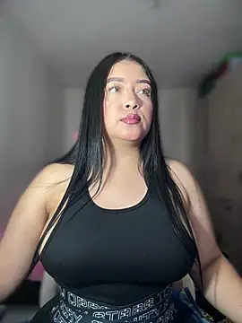 Snapshot of cami_ortiz__ chatting on 02.16.25 cami ortiz online show from 02.16.25