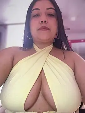 Snapshot of cami_ortiz__ chatting on 02.18.25 cami ortiz online show from 02.18.25