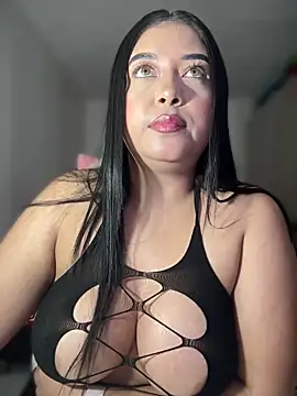 Snapshot of cami_ortiz__ chatting on 02.28.25 cami ortiz online show from 02.28.25