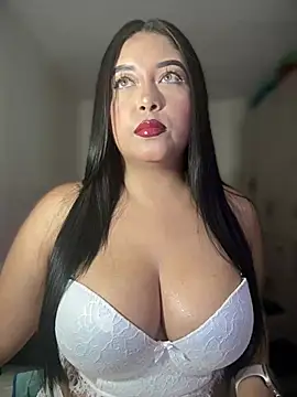 Snapshot of cami_ortiz__ chatting on 03.02.25 cami ortiz online show from 03.02.25