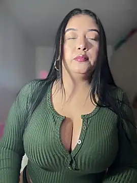 Snapshot of cami_ortiz__ chatting on 03.17.25 cami ortiz online show from 03.17.25
