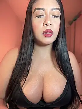 Snapshot of cami_ortiz__ chatting on 09.25.25 cami ortiz online show from 09.25.25