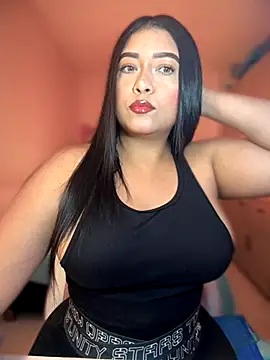 Snapshot of cami_ortiz__ chatting on 10.10.25 cami ortiz online show from 10.10.25