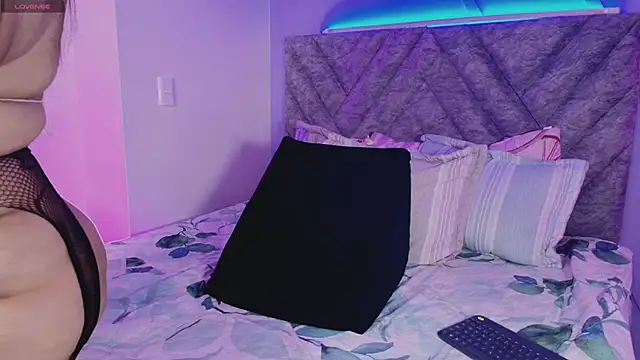 emmajohnss online show from 11.06.25