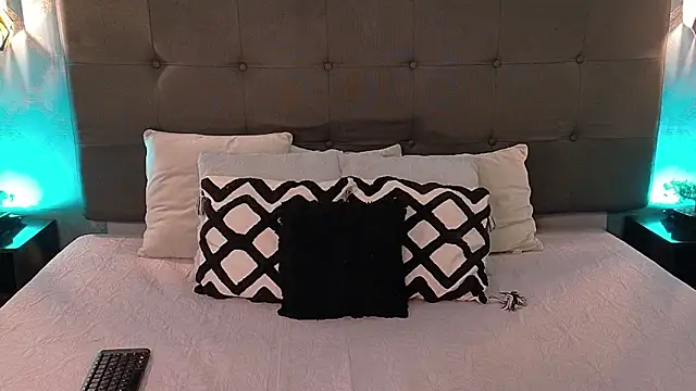 Madisonsmiith online show from 03.15.25