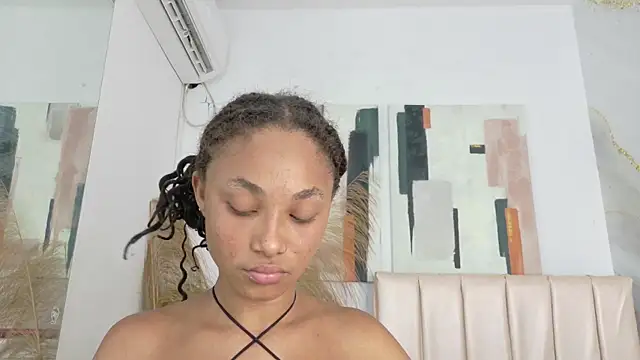 Snapshot of kristyl_paez chatting on 06.02.26 kristyl paez online show from 06.02.26