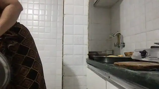 Snapshot of Riyasingh9 chatting on 02.11.25 Riyasingh9 online show from 02.11.25