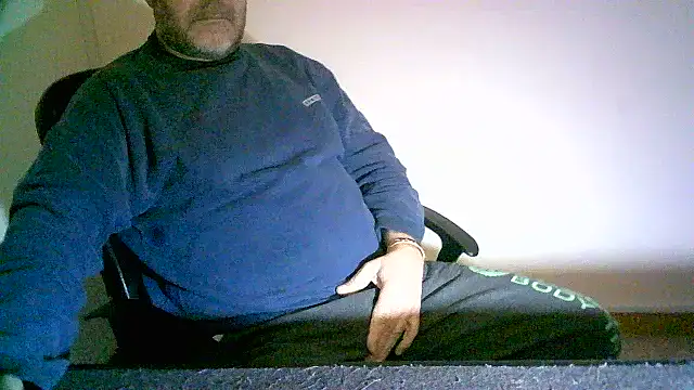 Snapshot of Greek_Passion chatting on 03.04.25 Greek Passion online show from 03.04.25