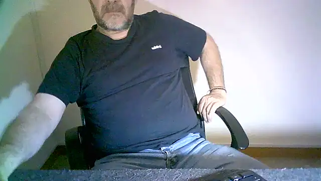 Snapshot of Greek_Passion chatting on 03.15.25 Greek Passion online show from 03.15.25