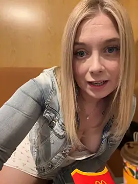 Snapshot of CherryAuroraa chatting on 01.09.25 CherryAuroraa online show from 01.09.25