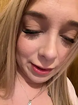 Snapshot of CherryAuroraa chatting on 02.17.25 CherryAuroraa online show from 02.17.25