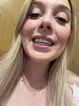 CherryAuroraa online show from 03.05.26