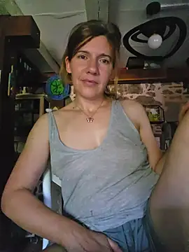 Snapshot of Lina_lou4 chatting on 06.25.26 Lina lou4 online show from 06.25.26