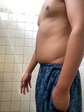 Snapshot of DreamerAsianGuy chatting on 12.27.24 DreamerAsianGuy online show from 12.27.24