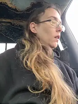 Dakota 02 online show from 11.26.25