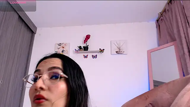 Annaross2 online show from 02.28.25