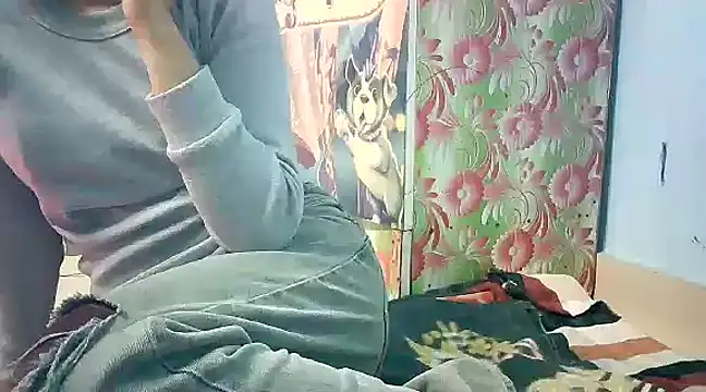 Snapshot of lovelydesi21 chatting on 01.25.25 lovelydesi21 online show from 01.25.25