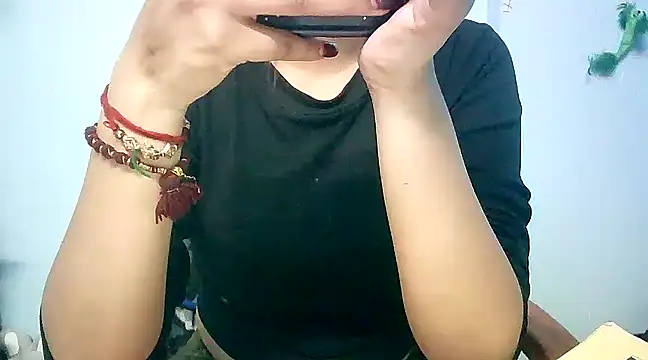 Snapshot of lovelydesi21 chatting on 03.19.25 lovelydesi21 online show from 03.19.25