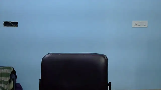 Snapshot of lovelydesi21 chatting on 09.21.25 lovelydesi21 online show from 09.21.25