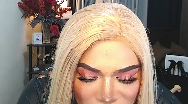 Snapshot of Bitch_Fowler69 chatting on 02.26.25 Bitch Fowler69 online show from 02.26.25