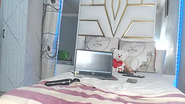 SexyyNana online show from 02.20.25