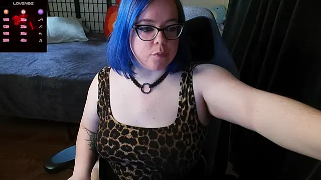 KiraSpitQueen online show from 02.07.25