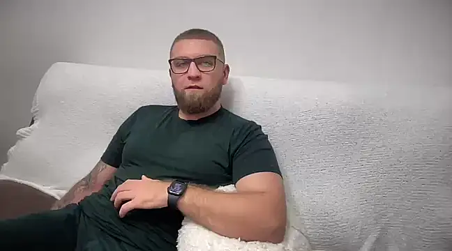Snapshot of Bear_bear_ chatting on 12.16.24 Bear bear online show from 12.16.24