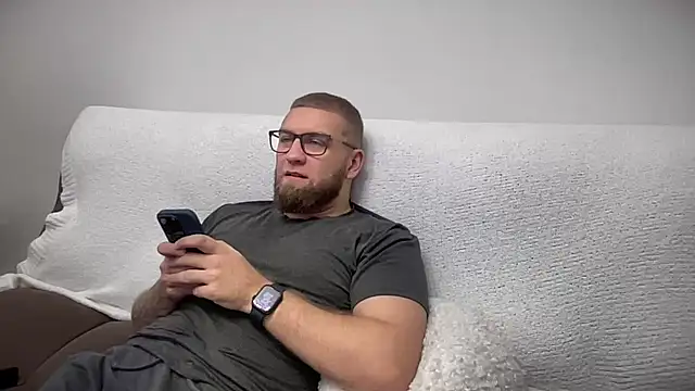 Snapshot of Bear_bear_ chatting on 12.19.24 Bear bear online show from 12.19.24