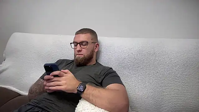 Snapshot of Bear_bear_ chatting on 12.21.24 Bear bear online show from 12.21.24