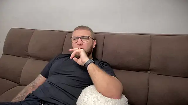 Snapshot of Bear_bear_ chatting on 12.27.24 Bear bear online show from 12.27.24