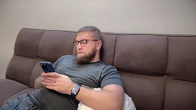 Snapshot of Bear_bear_ chatting on 12.28.24 Bear bear online show from 12.28.24