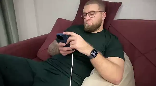 Snapshot of Bear_bear_ chatting on 01.27.25 Bear bear online show from 01.27.25