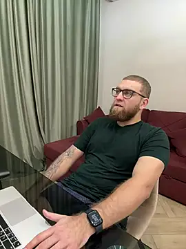 Snapshot of Bear_bear_ chatting on 03.06.25 Bear bear online show from 03.06.25