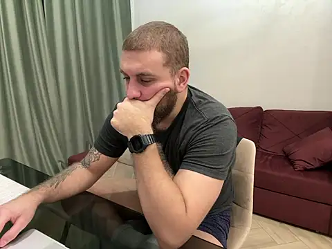 Snapshot of Bear_bear_ chatting on 03.10.25 Bear bear online show from 03.10.25