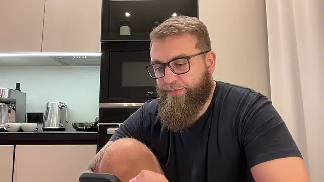 Bear bear  online show from 11.24.25