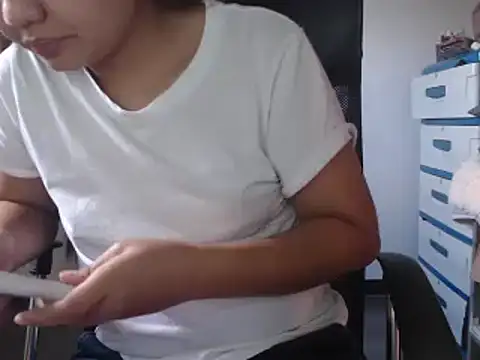 xTheLastVIRGINx online show from 01.23.25