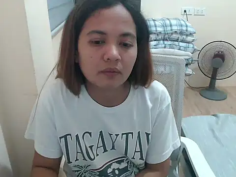 Snapshot of xTheLastVIRGINx chatting on 04.09.26 xTheLastVIRGINx online show from 04.09.26