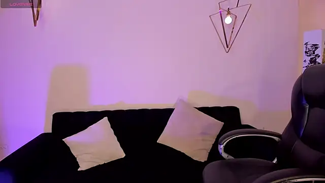 Snapshot of JuanitaClay chatting on 04.23.26 JuanitaClay online show from 04.23.26