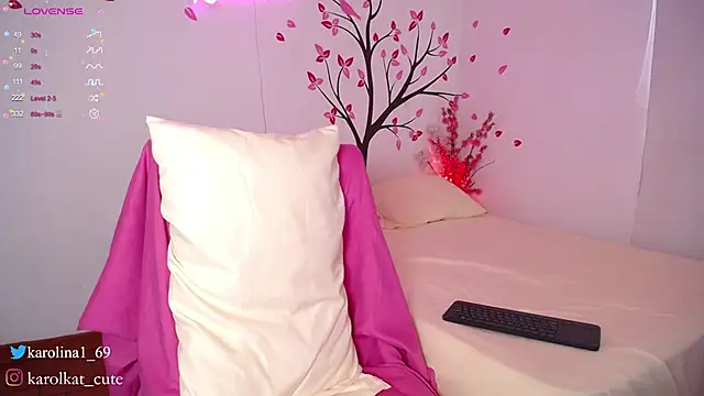 Karolina 1 online show from 02.12.25