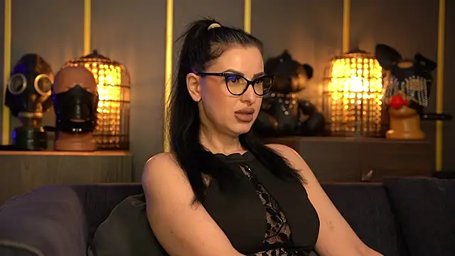Snapshot of kelly_kent chatting on 04.18.26 kelly kent online show from 04.18.26