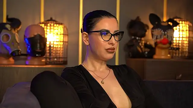 Snapshot of kelly_kent chatting on 05.18.26 kelly kent online show from 05.18.26