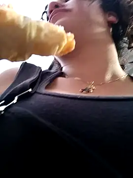 Snapshot of francesca_baker1007 chatting on 12.30.24 francesca baker1007 online show from 12.30.24