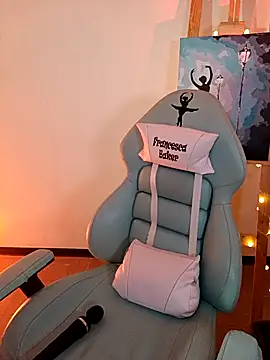 Snapshot of francesca_baker1007 chatting on 10.18.25 francesca baker1007 online show from 10.18.25