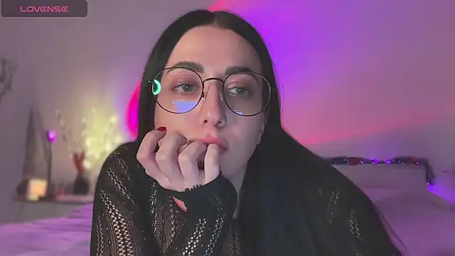 Emylia online show from 12.30.24