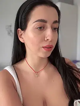 Emylia online show from 01.24.25