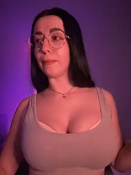 Emylia online show from 02.14.25