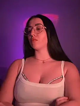 Emylia online show from 02.26.25