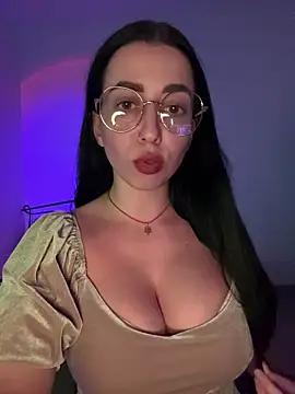 Emylia online show from 11.11.25