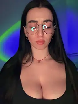 Emylia online show from 11.30.25